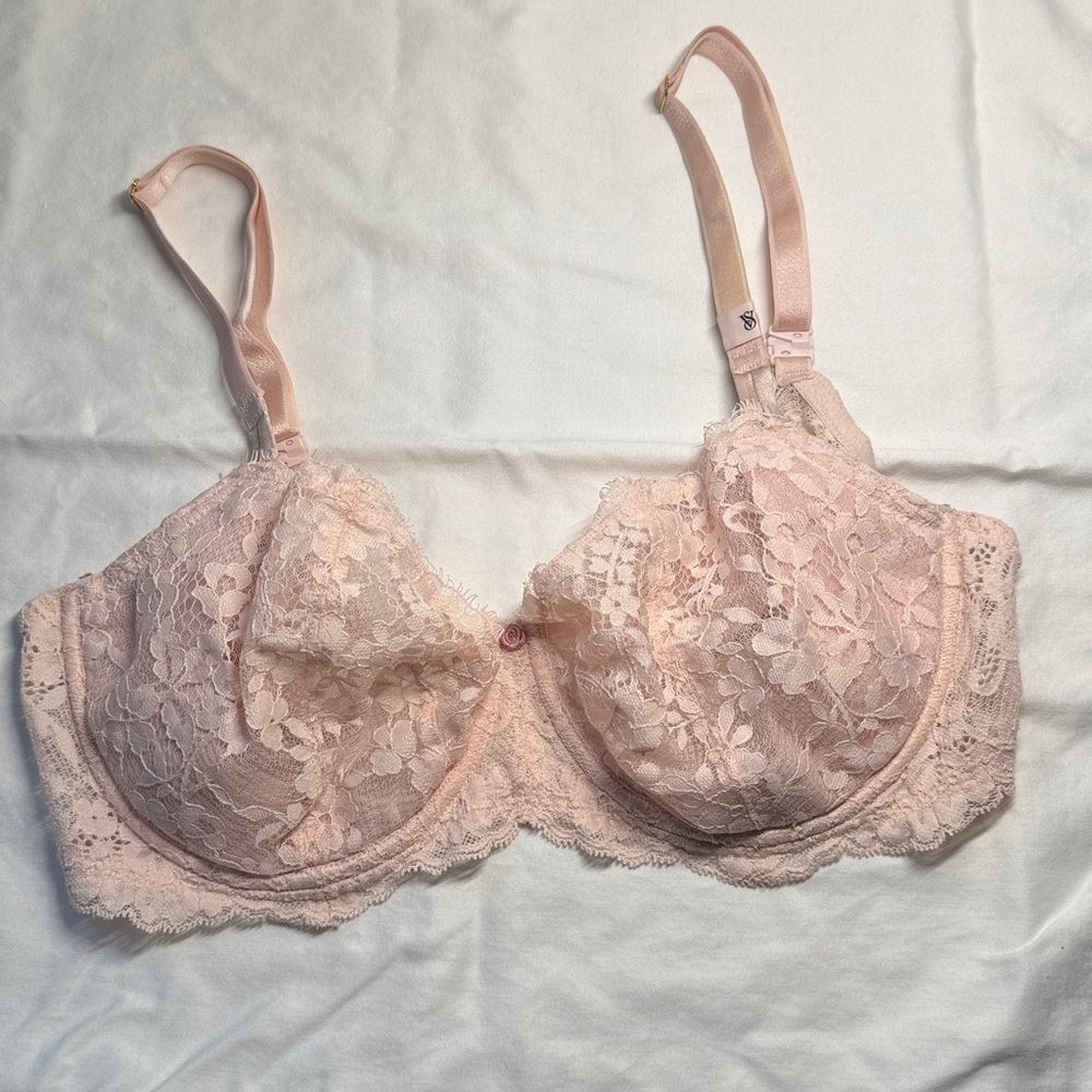 Victoria’s Secret Lace Underwire Bra - Light Pink